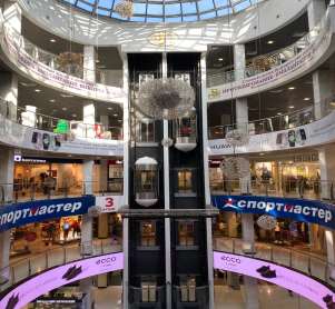 Рекламный щит в атриуме